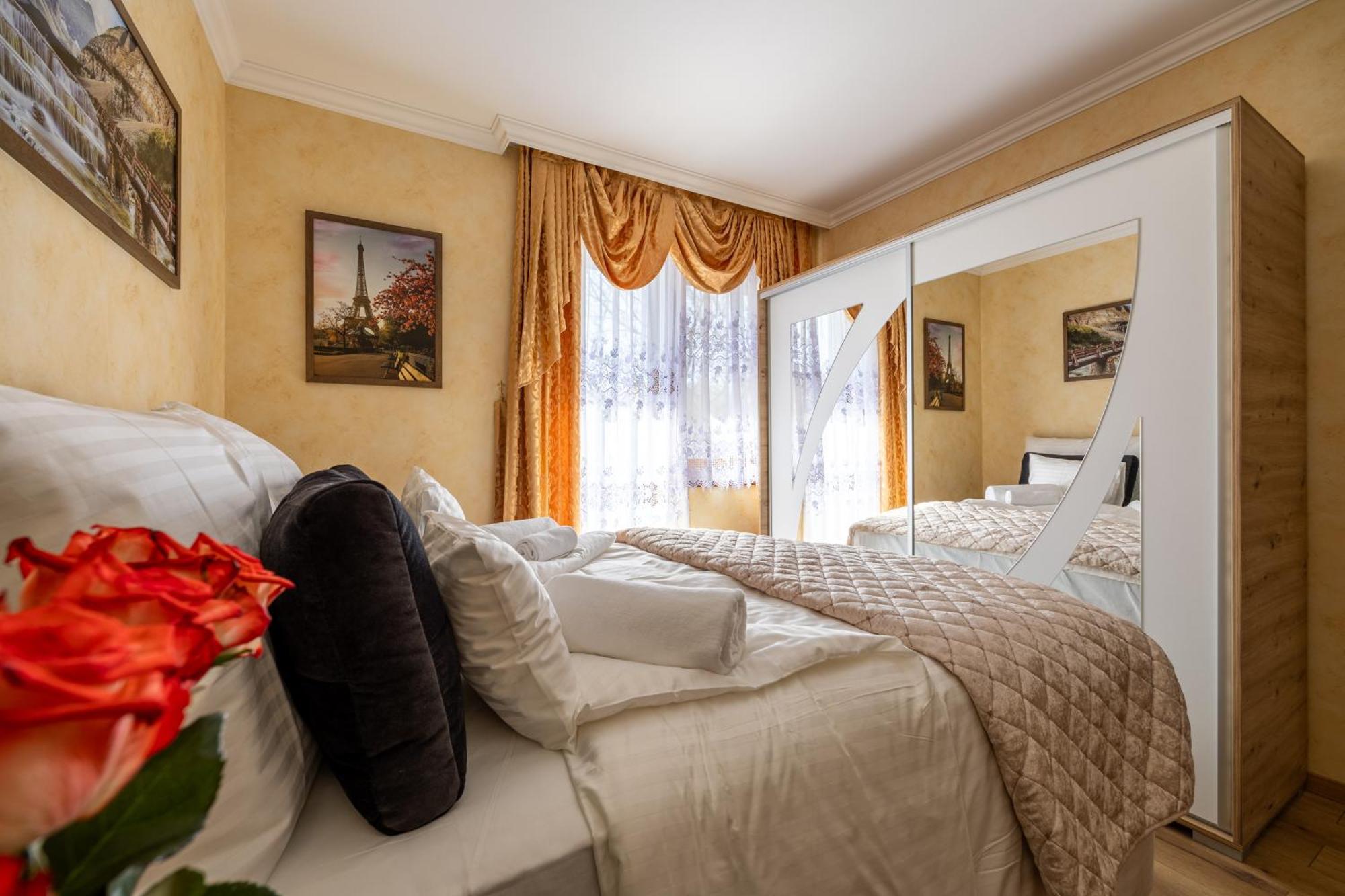 Voeroes Alom Panzio Bed & Breakfast Tiszakecske Exterior photo