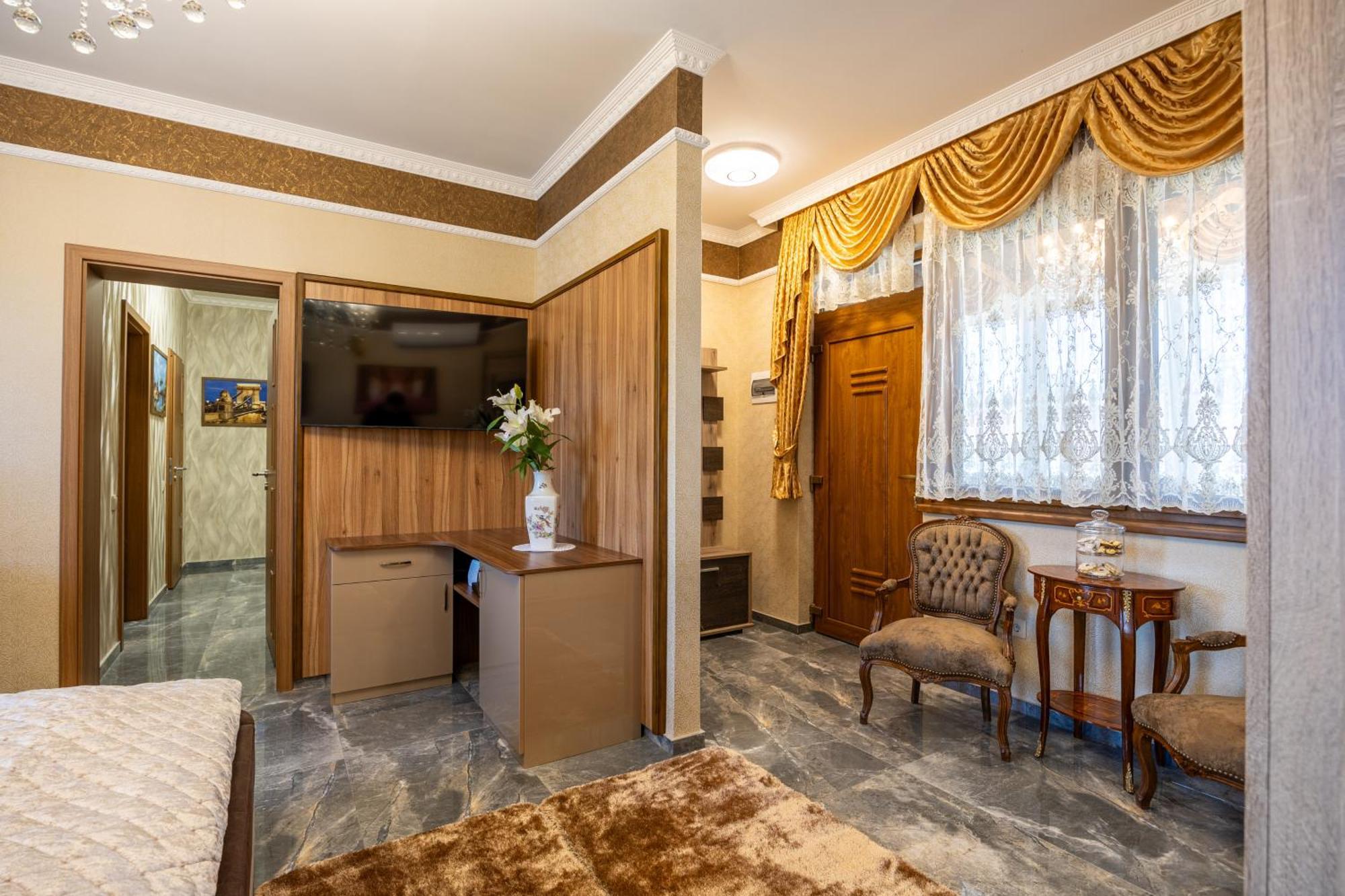 Voeroes Alom Panzio Bed & Breakfast Tiszakecske Exterior photo