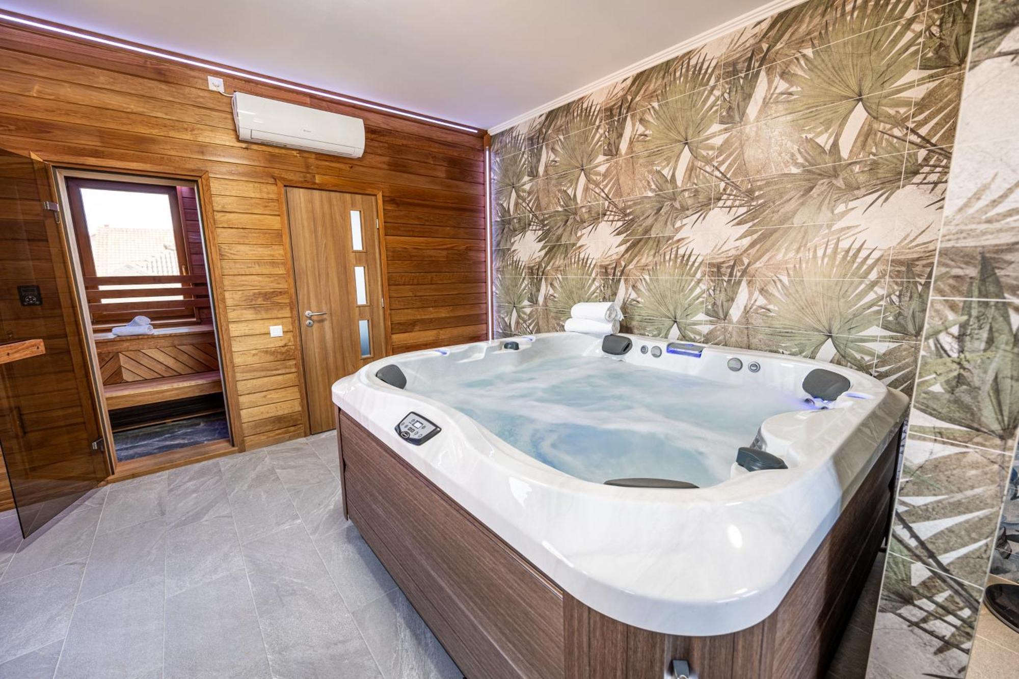 Voeroes Alom Panzio Bed & Breakfast Tiszakecske Exterior photo